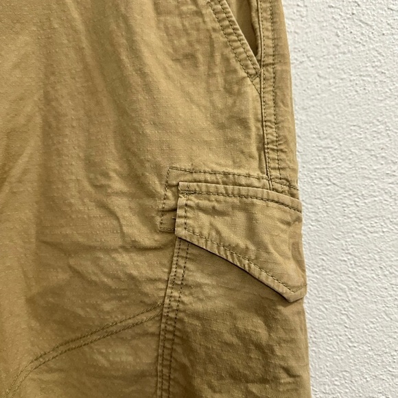 Men’s Levi Strauss cargo shorts size 38 - Picture 2 of 5